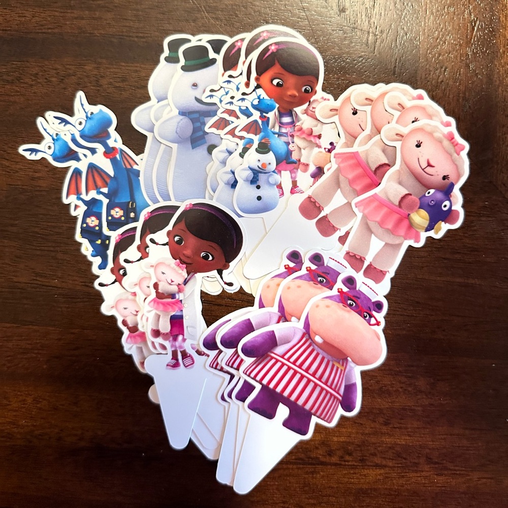 Doc McStuffins cup cake toppers